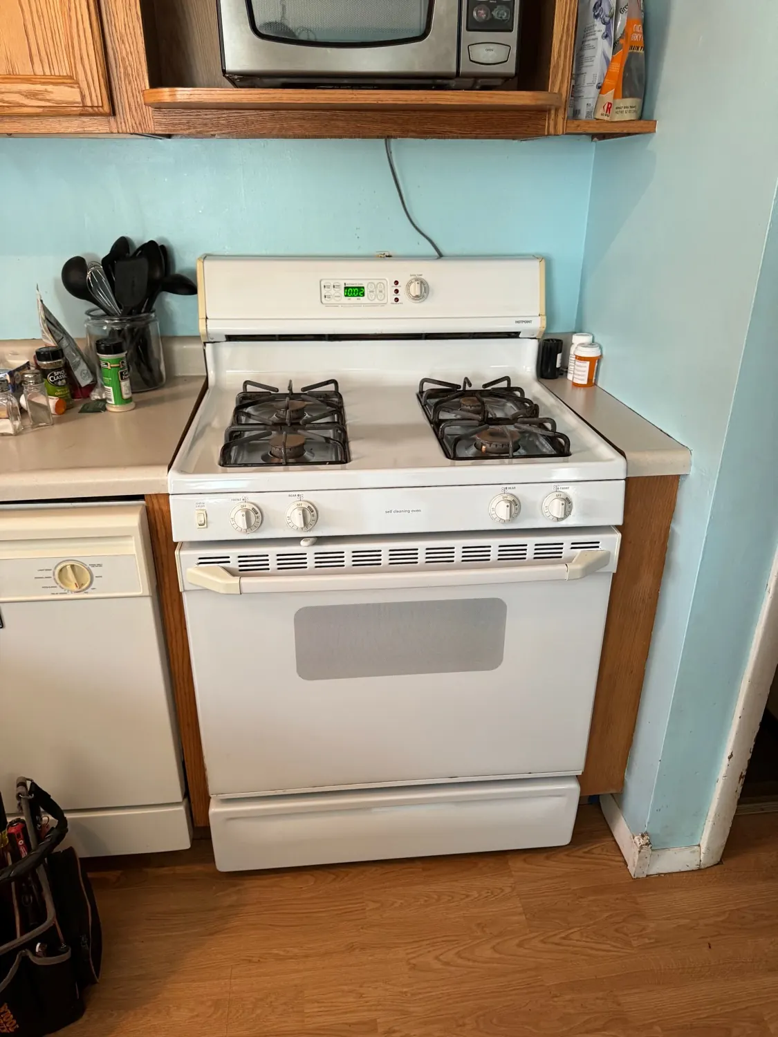 Gas stove burner and oven repair in Louisville, OH
