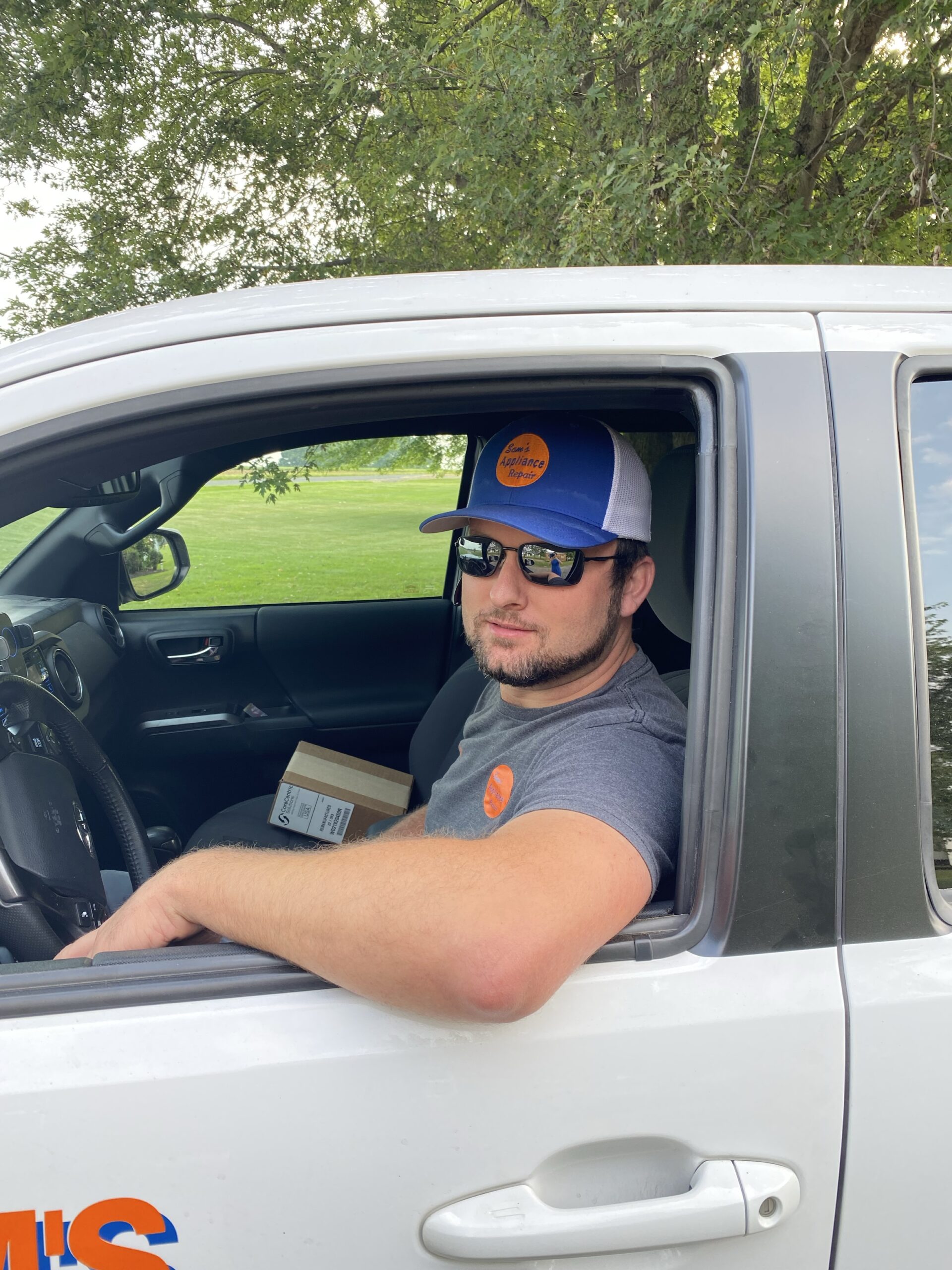 Canton appliance repair 44708 service technician on the way to an appointment