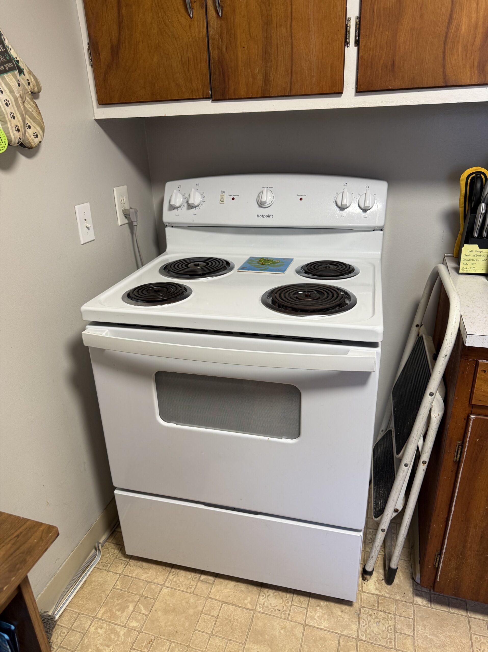 Economy GE electric range repaired in Louisville Ohio as part of free appliance repair Stark County help