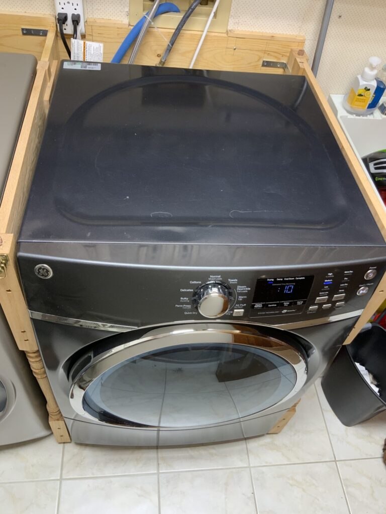 GE dryer (GFDS175GH1DG) — Louisville, OH