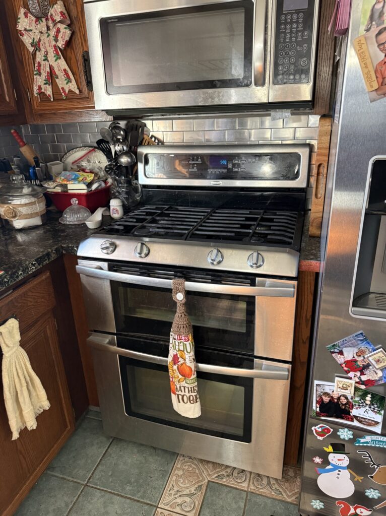 Whirlpool stove (GGG388LXS00) — Green, OH