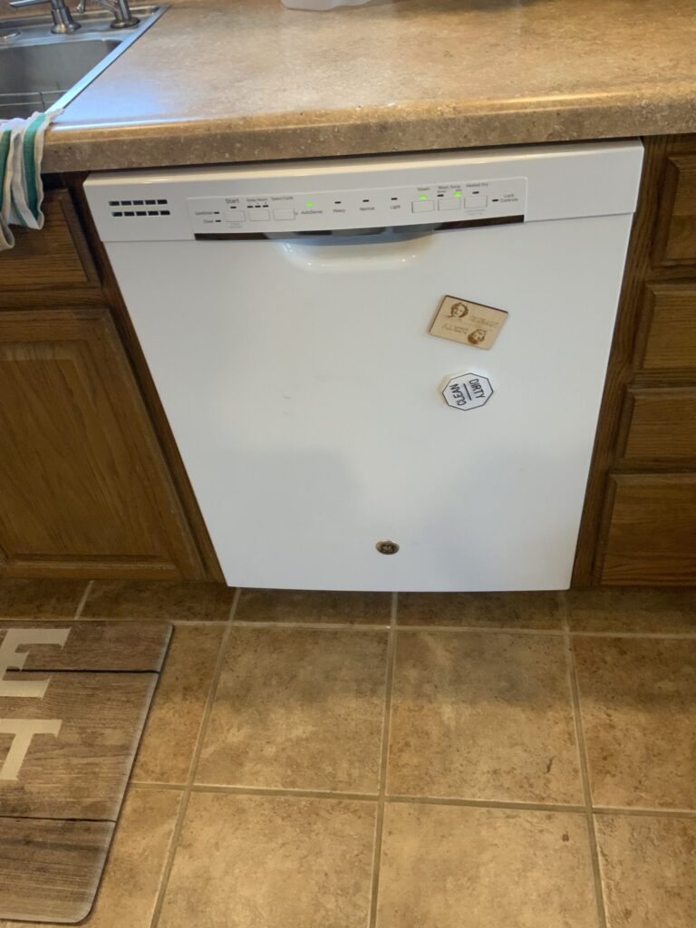 GE dishwasher (GDF520PGJ2WW) — Louisville, OH