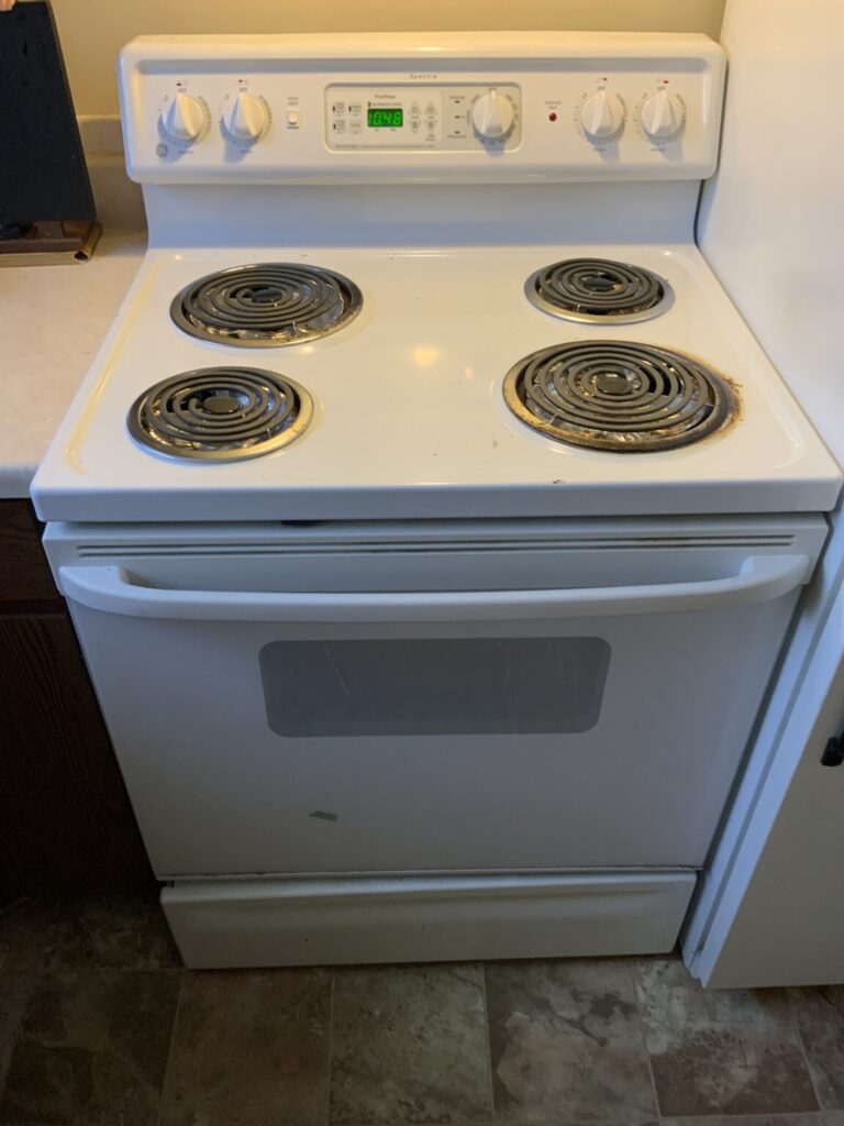 GE range (JBP26WB4WW) — Canton, OH