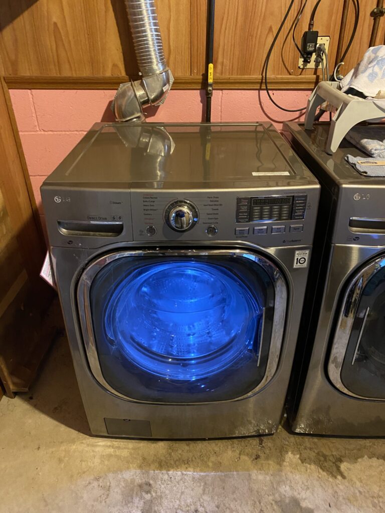 LG washer (WM4270HVA) — Louisville, OH