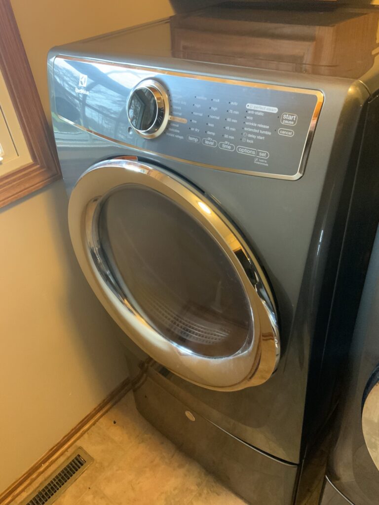 Electrolux dryer (EFME617STTP) — North Canton, OH