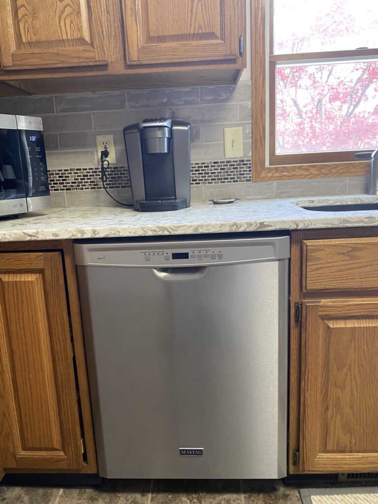 Maytag dishwasher (MDB4949SDZ0) — Canton, OH