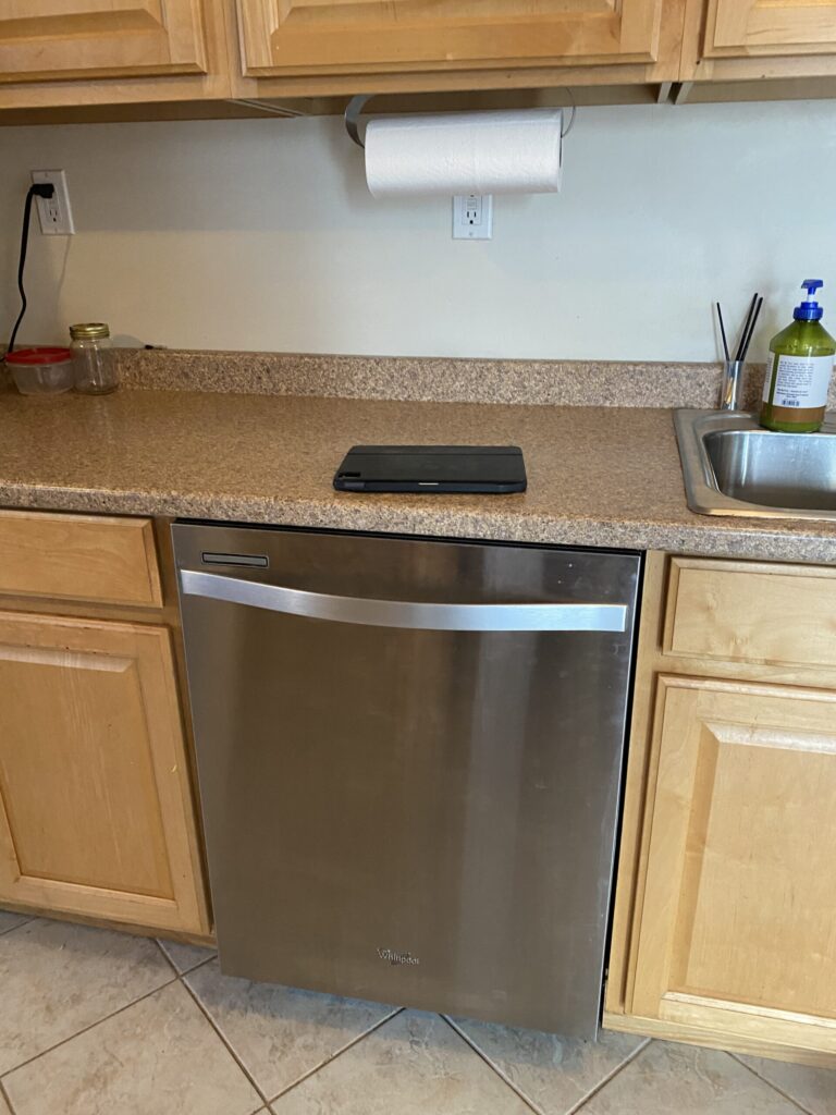 Whirlpool dishwasher (WDT710PAYM5) — Salem, OH