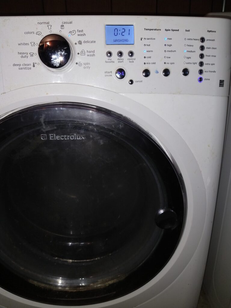 Electrolux washer (EIFLW50LIW1) — Paris, OH