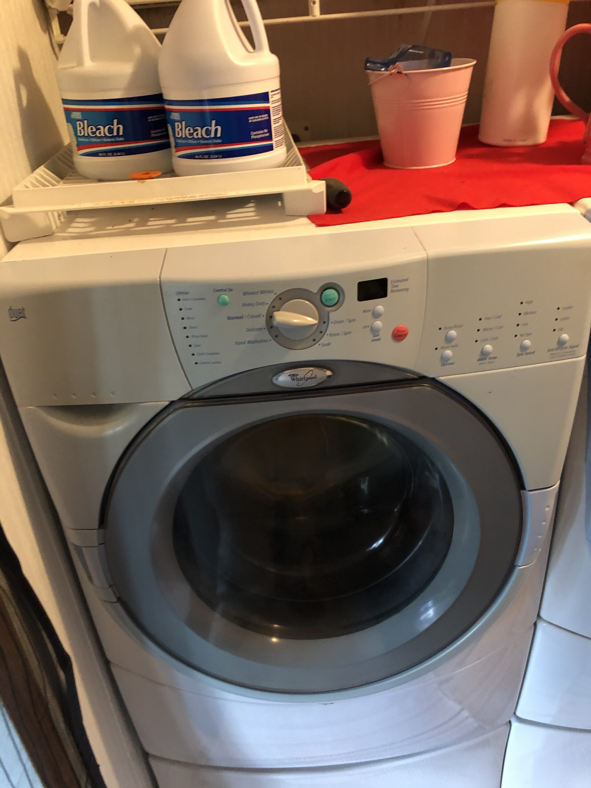 Whirlpool front load washer with newly installed cycle selector knob.