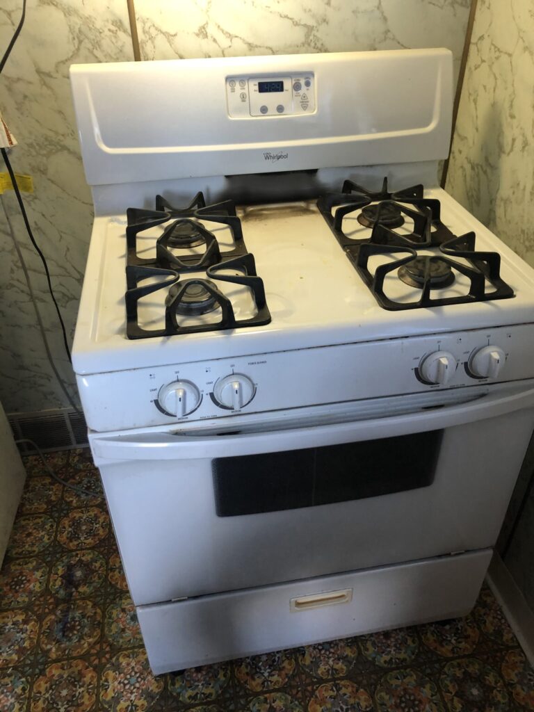 Whirlpool oven/stove (WFG114SWQ1) — Homeworth, OH