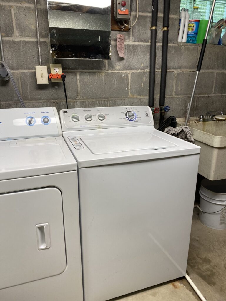 GE washer (GTWN4250D1WS) — Canton, OH