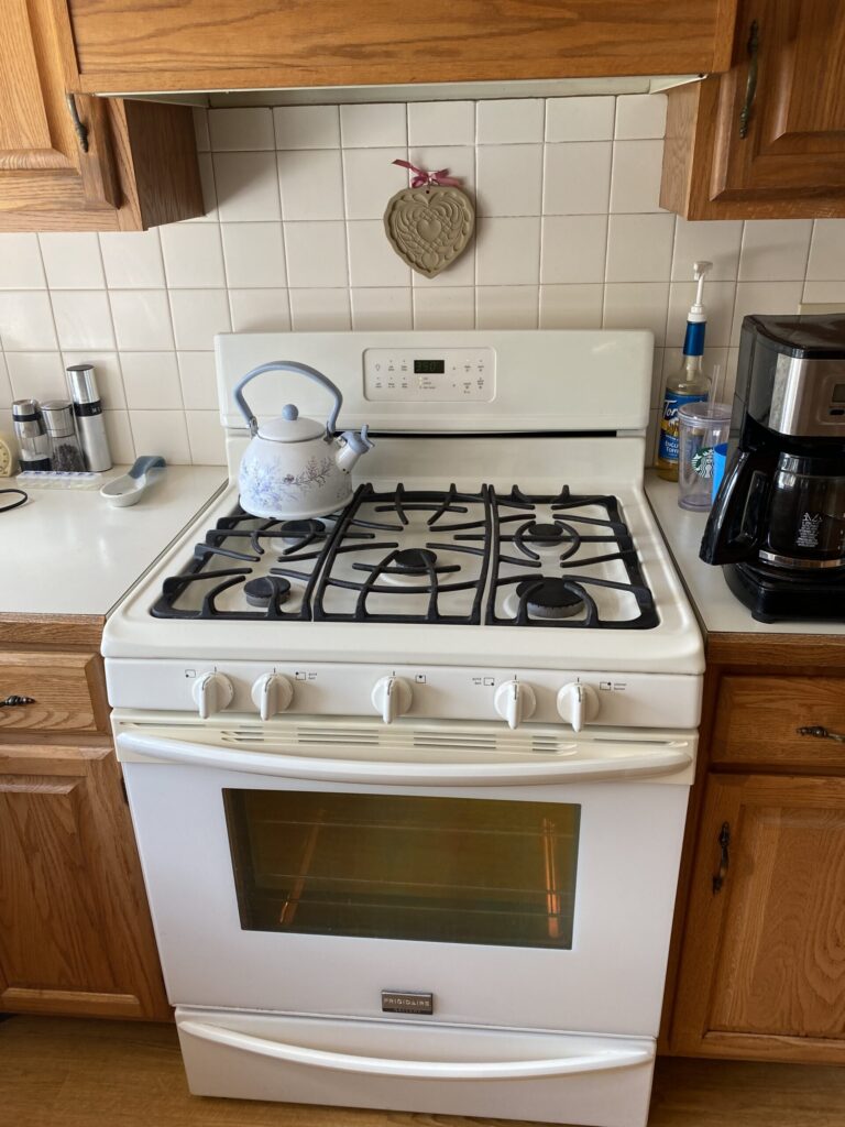 Frigidaire range (LGGF3044LQC) — Canton, OH