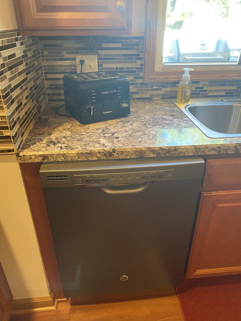 GE dishwasher (GDF540HMF4ES) — North Canton, OH