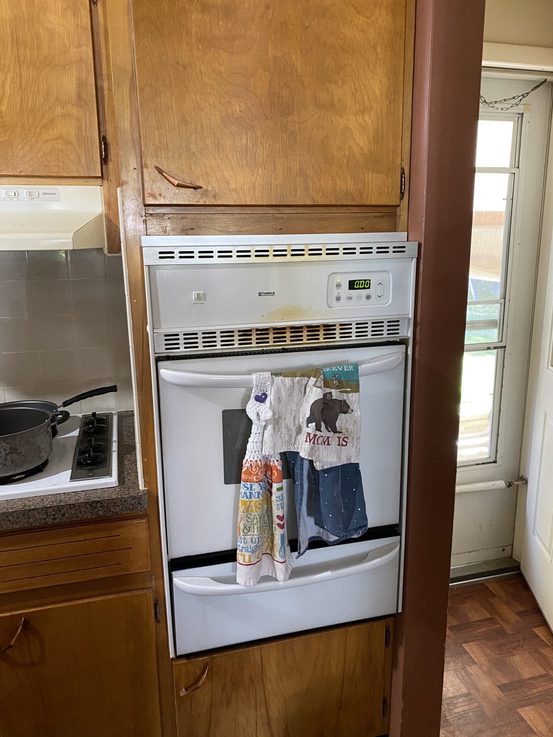 Kenmore oven model 790.30522801 with new igniter installed by technician Samuel Willhite.