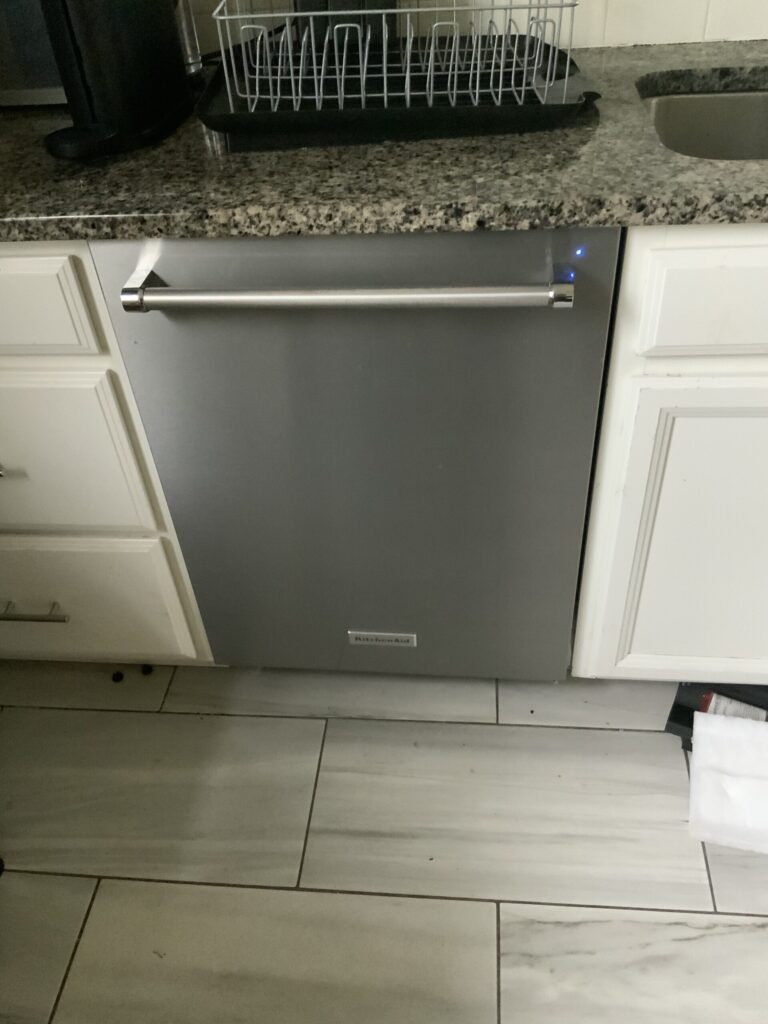 KitchenAid dishwasher (KDTE234GPS0) — North Canton, OH
