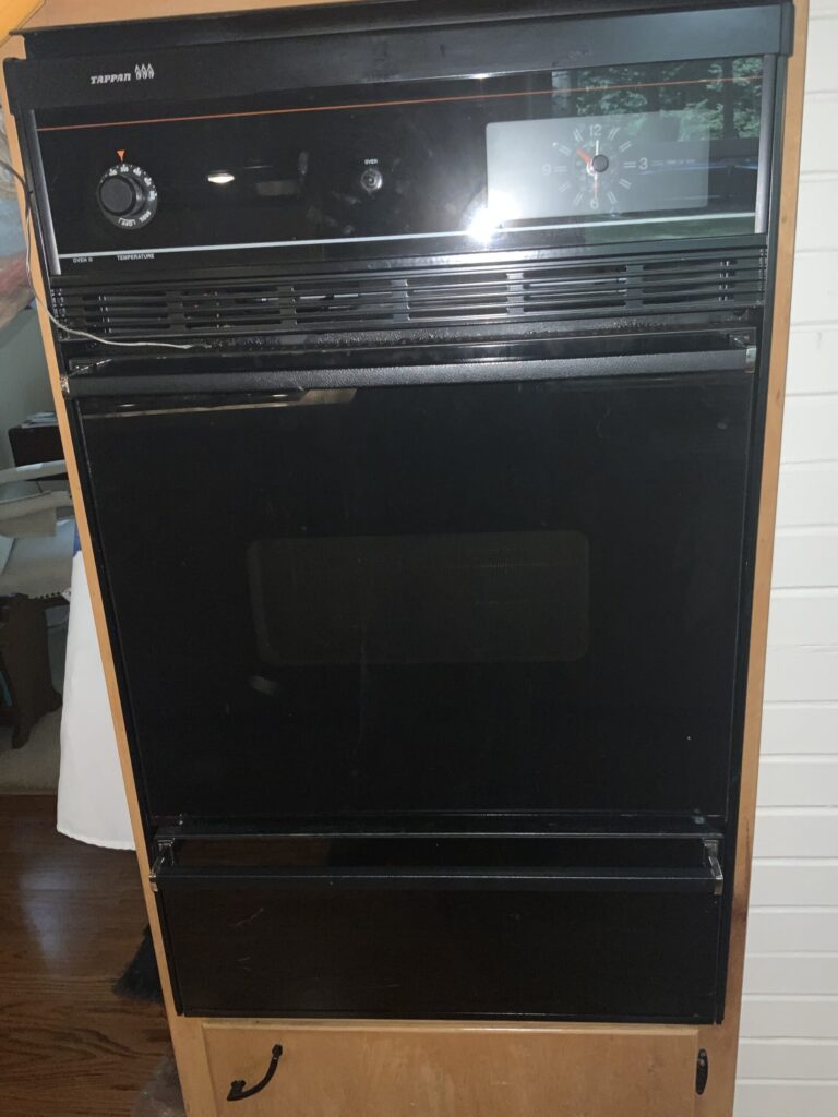 Tappan oven (12-2299-10/06) — North Canton, OH