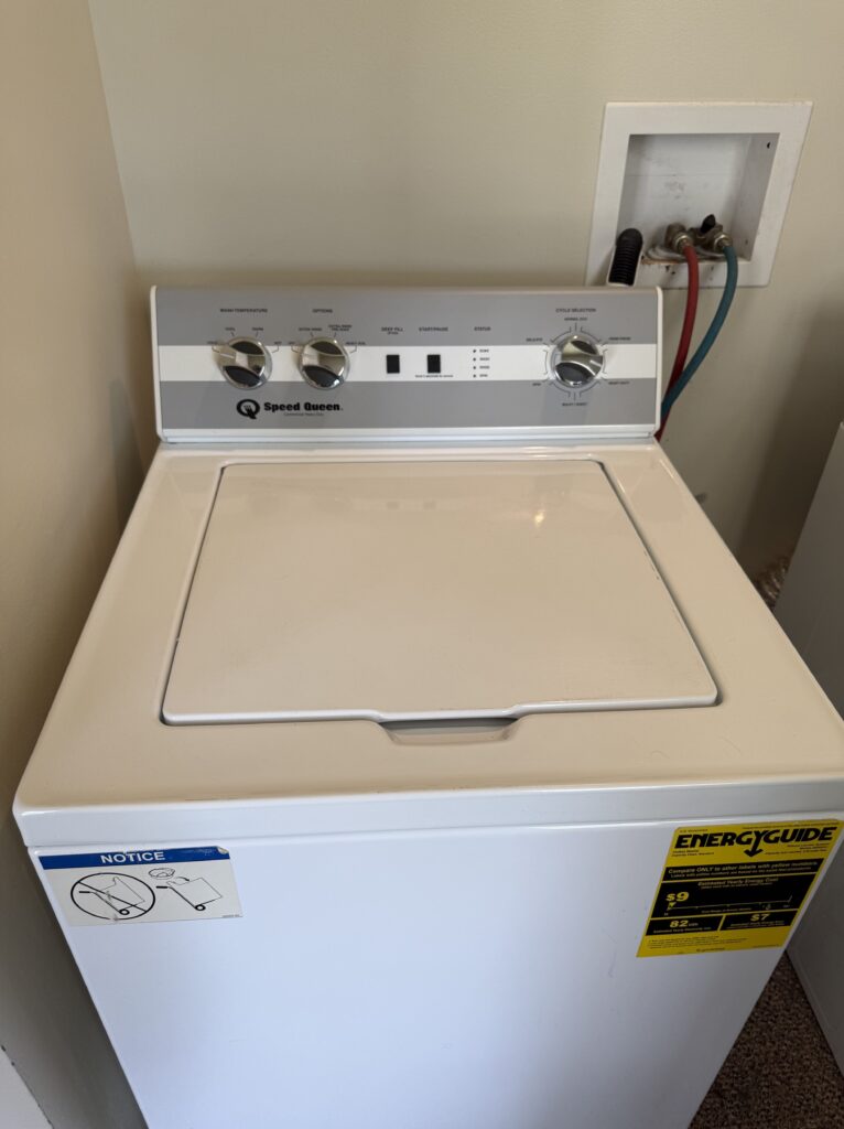 Speed queen washer (AWN632SP116TW02) — Smithville, OH