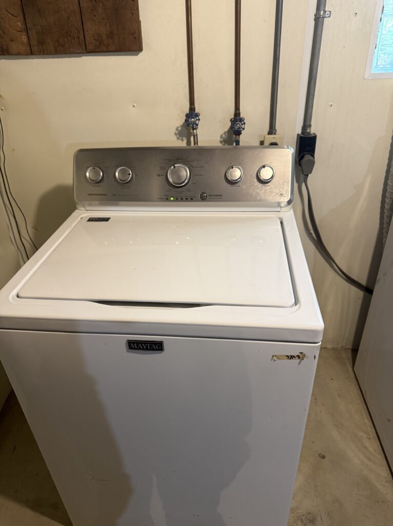 Maytag washer (MVWC415EW1) — Paris, OH