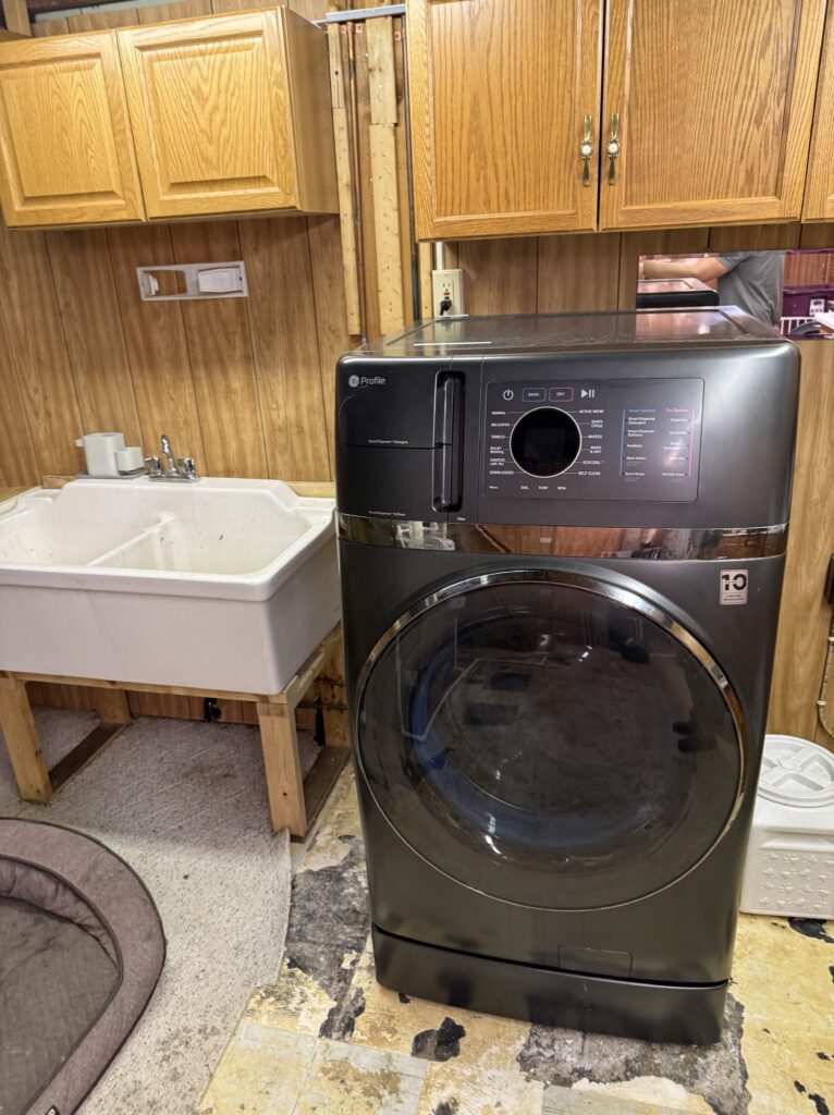 GE washer (PFQ97HSPV1DS) — North Canton, OH