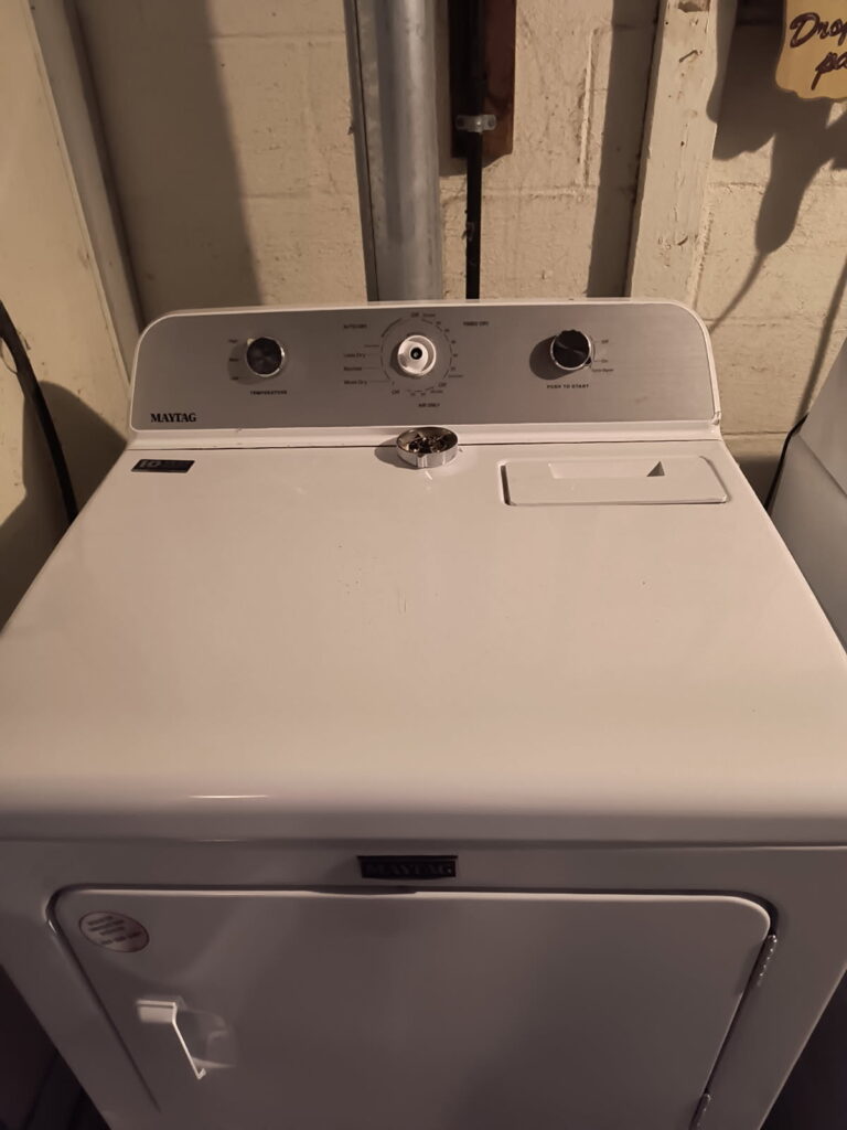 Maytag dryer (MGD4500MW1) — Akron, OH