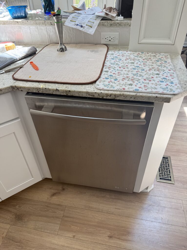 Jenn-air dishwasher (JDB8200AWS1) — Canton, OH