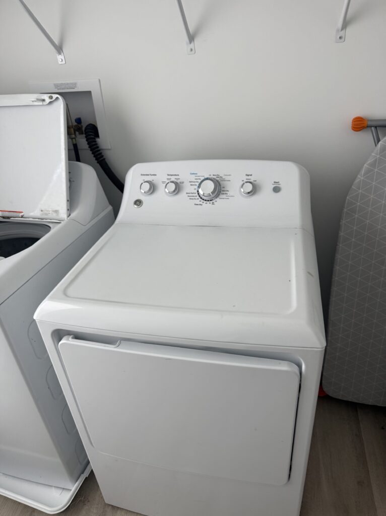 GE dryer (GTD42EASJ2WW) — Louisville, OH