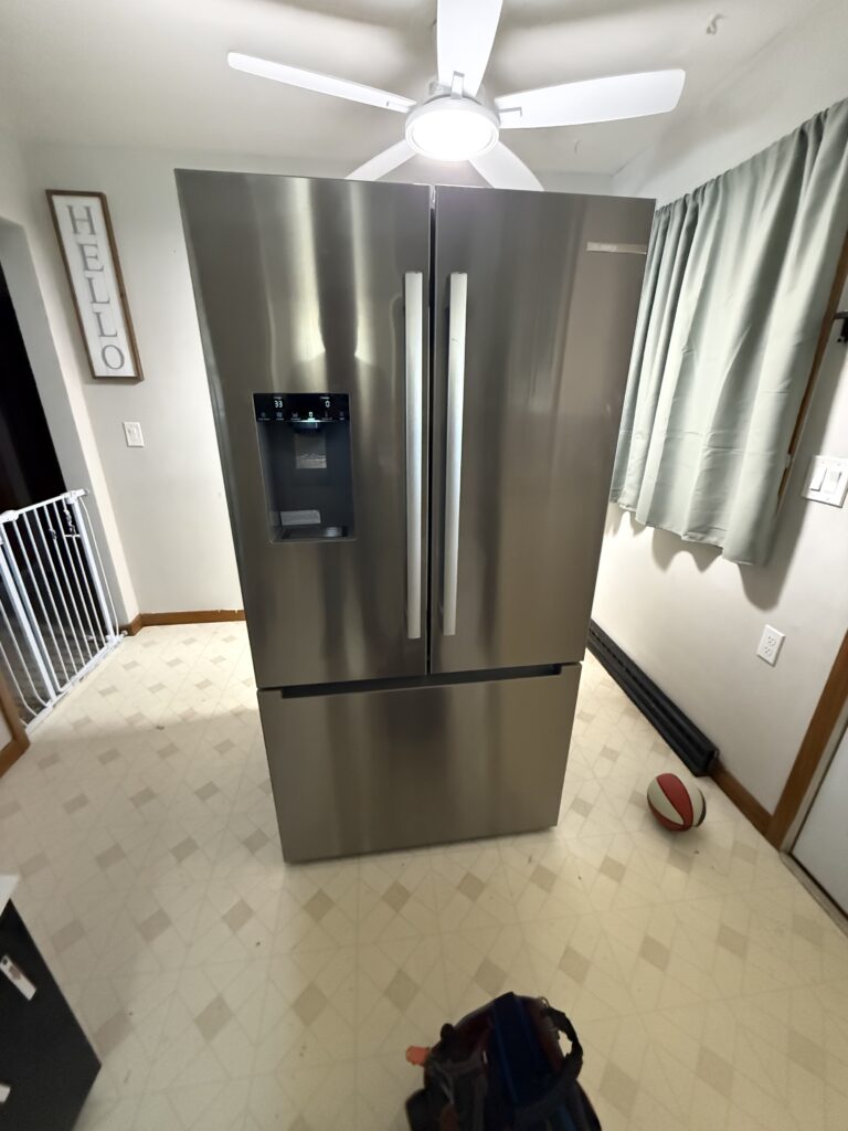 Bosch refrigerator (B36FD31ENS/01) — Cuyahoga Falls, OH