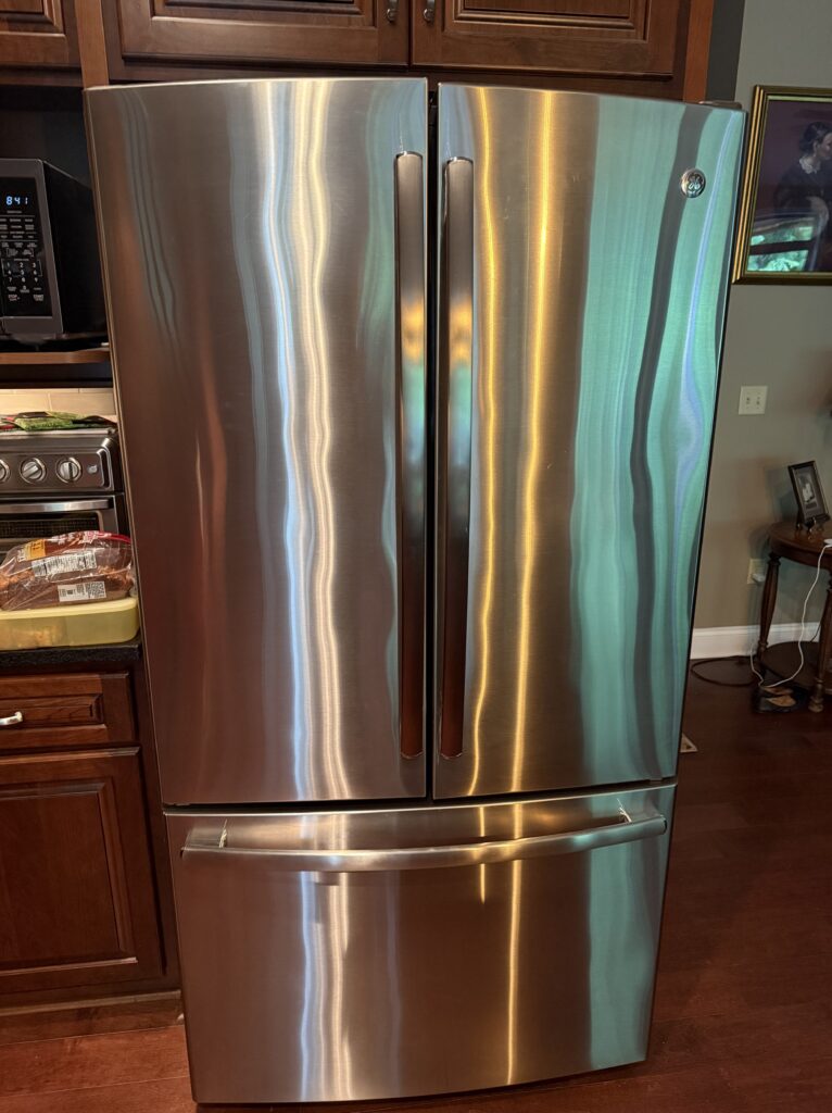 GE refrigerator (GNE29GSHCSS) — Canton, OH