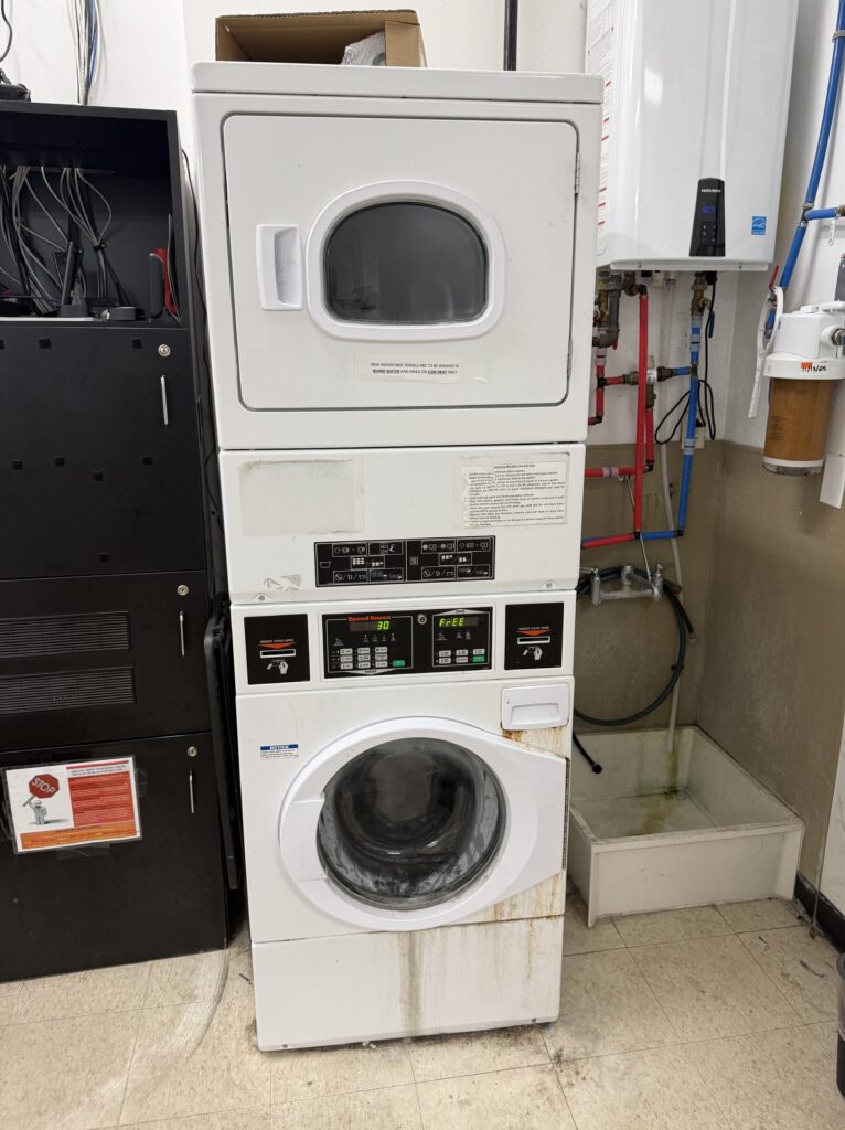 Speed queen washer (STENYFSP175TW01) — Hartville, OH