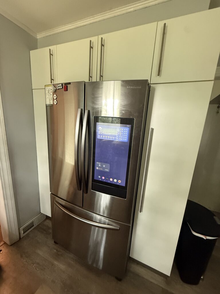 Samsung refrigerator (RF28T5F01SR) — North Canton, OH