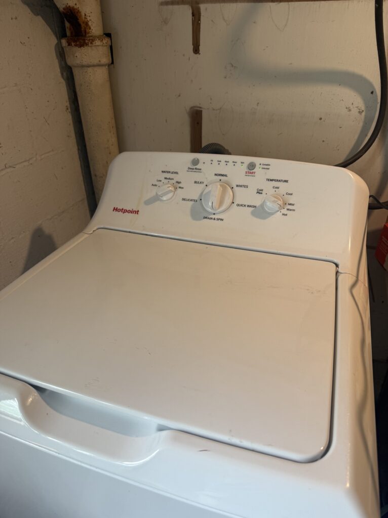 Hotpoint washer (HTW265ASW0WW) — East Canton, OH
