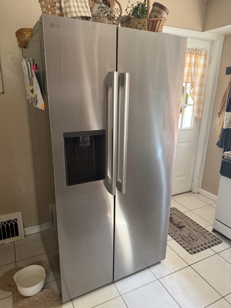 LG refrigerator (LS27T3230S /01) — Alliance, OH